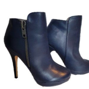 Michael Antonio Blue Wide Width Roger Navy Ankle Boot Size  6.5 Wide